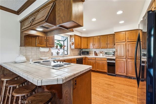 524 Golf Course Road, Lake Arrowhead, CA 92352