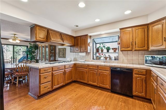 524 Golf Course Road, Lake Arrowhead, CA 92352