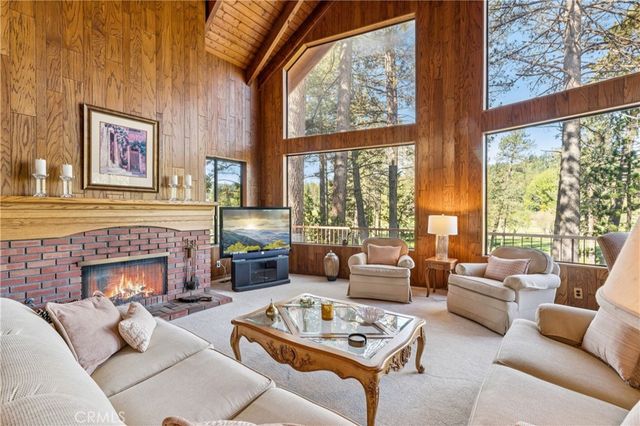524 Golf Course Road, Lake Arrowhead, CA 92352