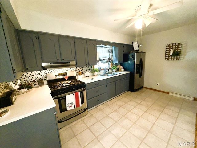 207 E High Street, Troy, IL 62294