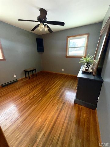 207 E High Street, Troy, IL 62294