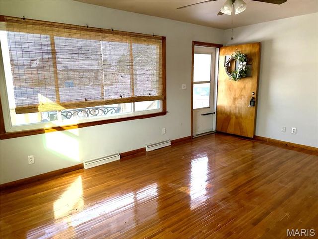 207 E High Street, Troy, IL 62294