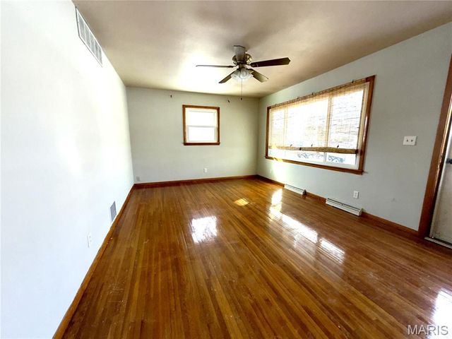 207 E High Street, Troy, IL 62294