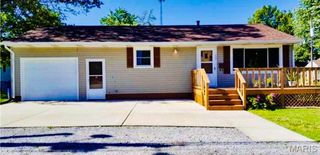 207 E High Street, Troy, IL 62294