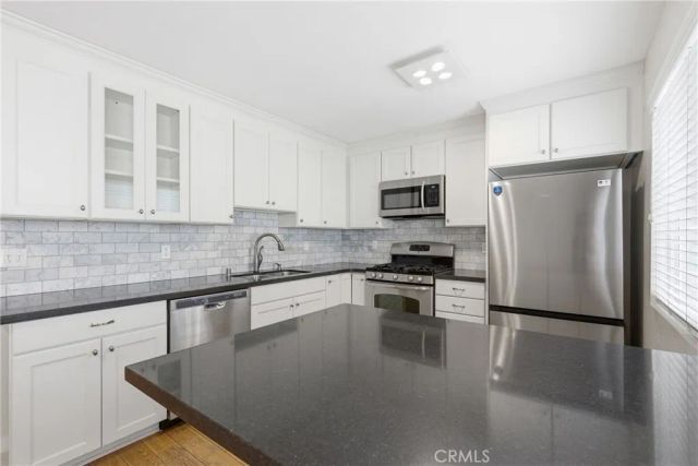 7802 Via Tortona, Burbank, CA 91504