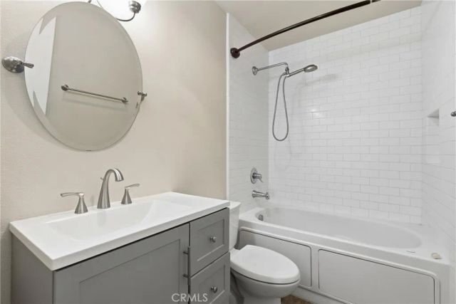 7802 Via Tortona, Burbank, CA 91504