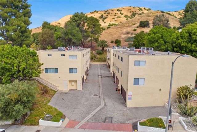 7802 Via Tortona, Burbank, CA 91504