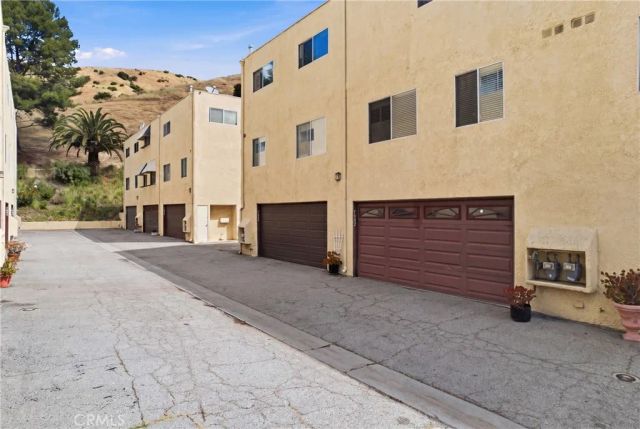 7802 Via Tortona, Burbank, CA 91504