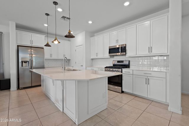 9209 W Wilow Bend Lane, Phoenix, AZ 85037