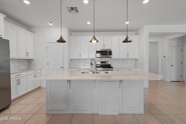 9209 W Wilow Bend Lane, Phoenix, AZ 85037