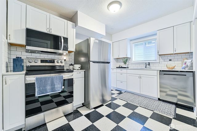 420 E 46th Street, Tacoma, WA 98404