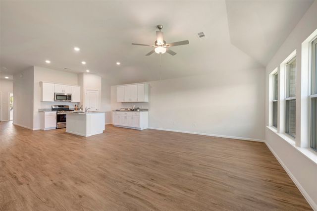 1020 Tarryhill Drive, Crowley, TX 76036