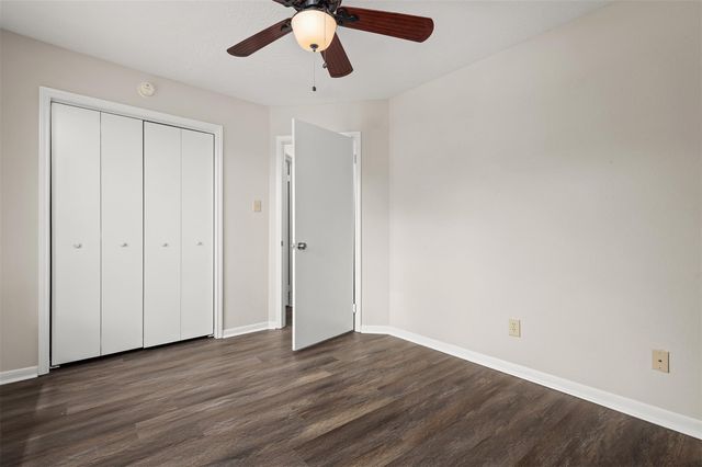 714 Regency Court, Friendswood, TX 77546
