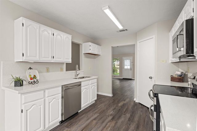 714 Regency Court, Friendswood, TX 77546