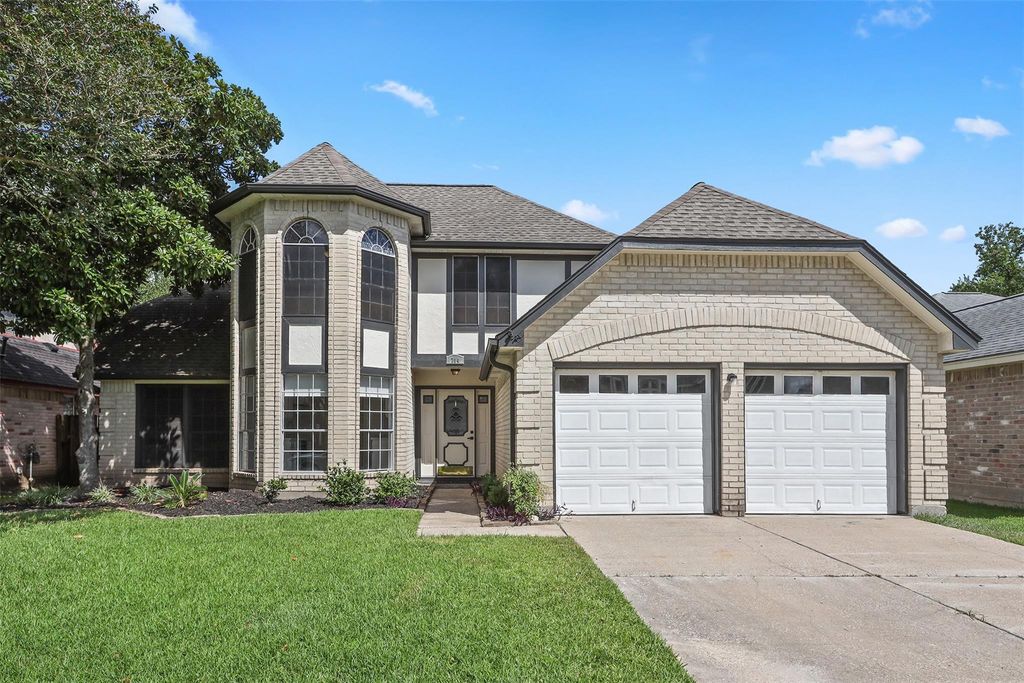 714 Regency Court, Friendswood, TX 77546