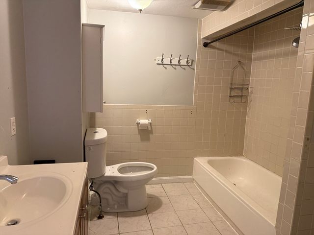 282 Water St 1, Quincy, MA 02169