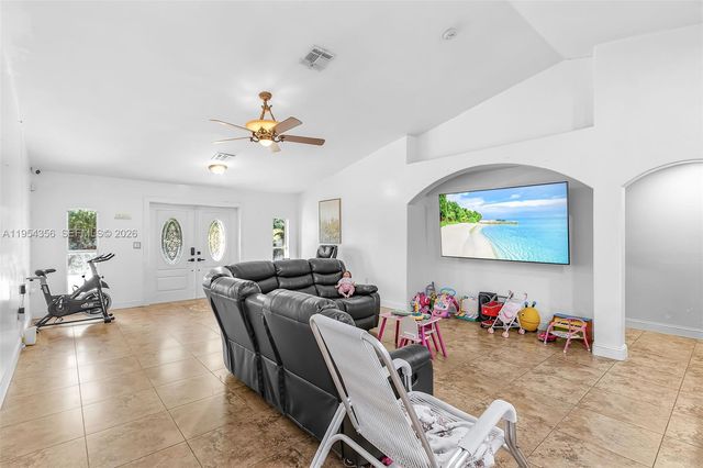 539 Summit Ave S, Lehigh Acres, FL 33974