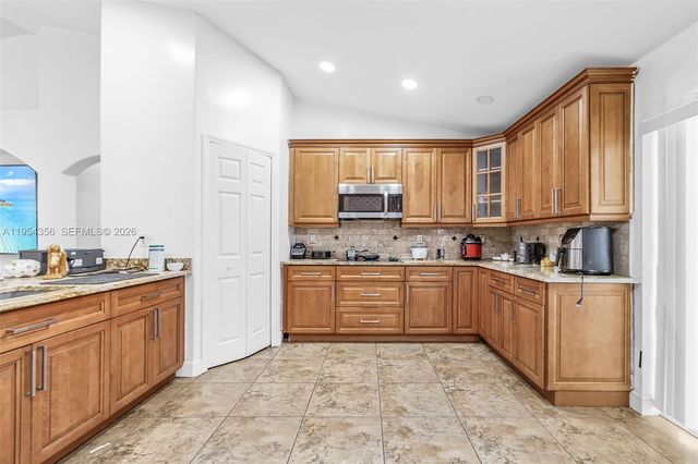 539 Summit Ave S, Lehigh Acres, FL 33974