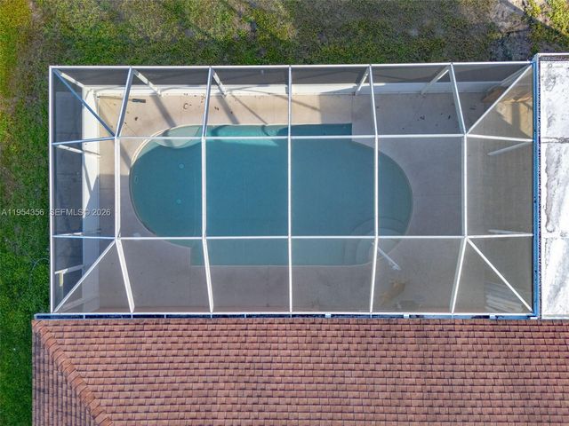 539 Summit Ave S, Lehigh Acres, FL 33974