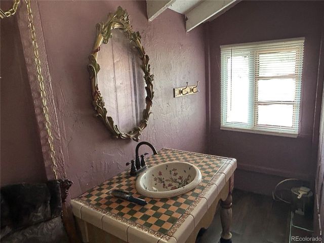 319 Palisade Ct, Crestone, CO 81131