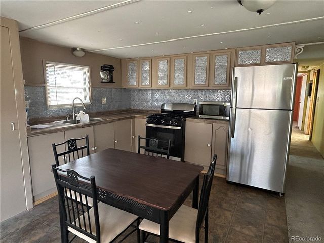 319 Palisade Ct, Crestone, CO 81131