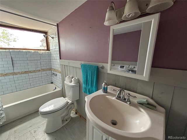 319 Palisade Ct, Crestone, CO 81131
