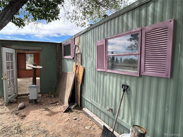 319 Palisade Ct, Crestone, CO 81131
