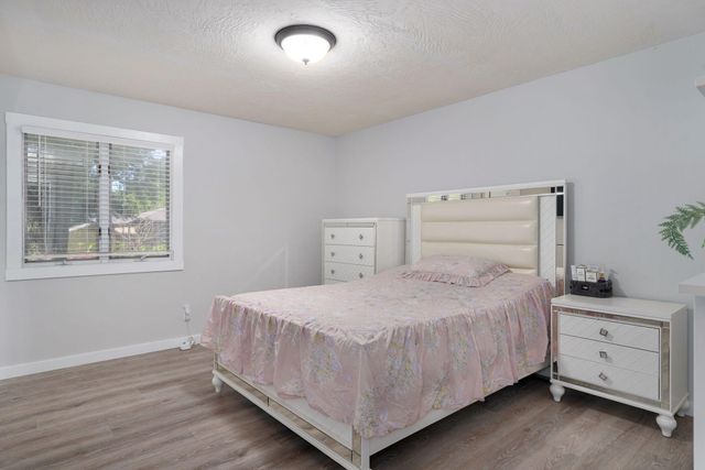 1037 W Lindberg Street, Springfield, MO 65807