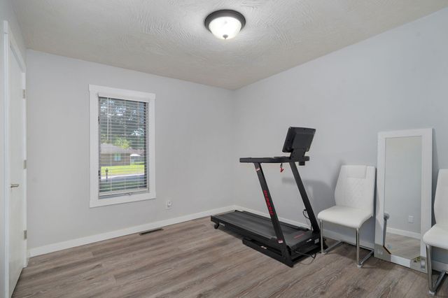 1037 W Lindberg Street, Springfield, MO 65807
