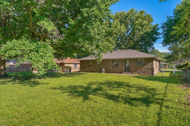 1037 W Lindberg Street, Springfield, MO 65807