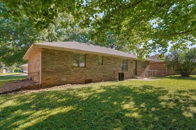 1037 W Lindberg Street, Springfield, MO 65807