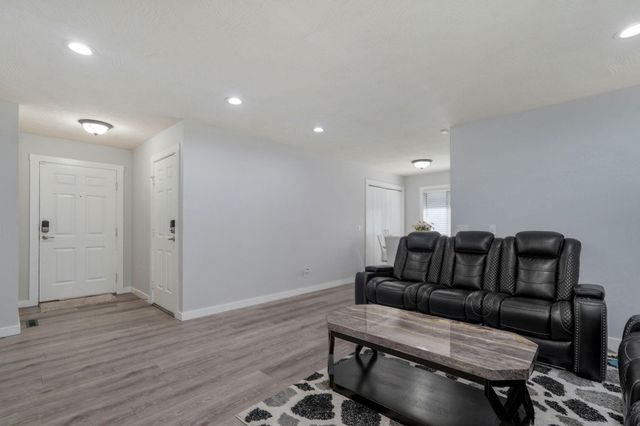 1037 W Lindberg Street, Springfield, MO 65807