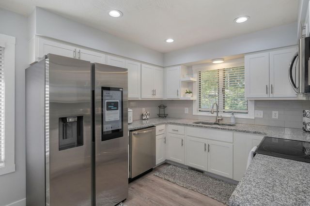1037 W Lindberg Street, Springfield, MO 65807