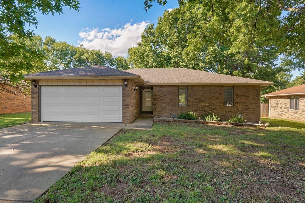 1037 W Lindberg Street, Springfield, MO 65807