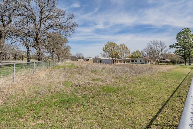 337 Travis Road, Decatur, TX 76234