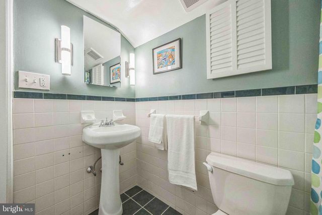 329 DICKINSON AVE, Swarthmore, PA 19081