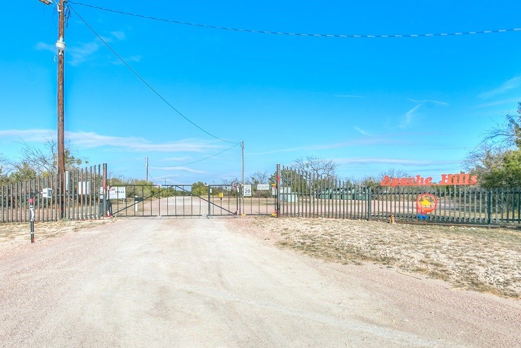 Image 8 of property listing at 10480 San Clemente Dr, Paint Rock, TX 76866