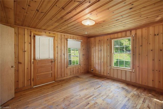 5650 Waller Road, Pfafftown, NC 27040