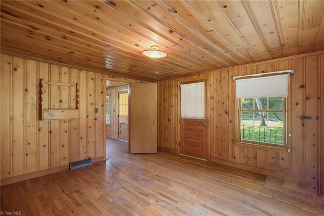 5650 Waller Road, Pfafftown, NC 27040