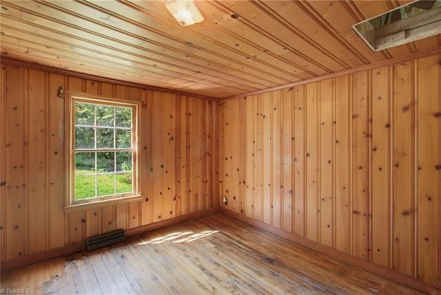 5650 Waller Road, Pfafftown, NC 27040