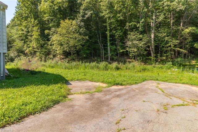 5650 Waller Road, Pfafftown, NC 27040