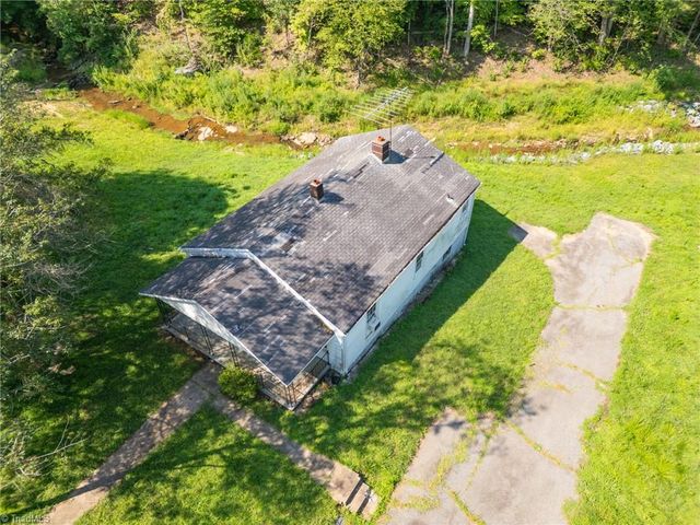 5650 Waller Road, Pfafftown, NC 27040