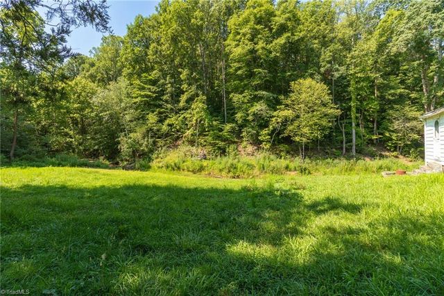 5650 Waller Road, Pfafftown, NC 27040