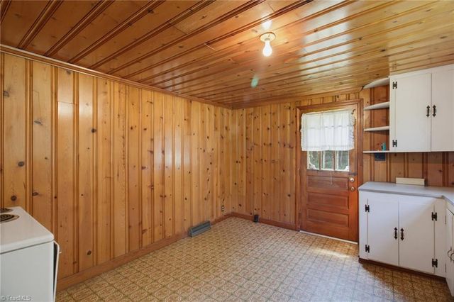 5650 Waller Road, Pfafftown, NC 27040