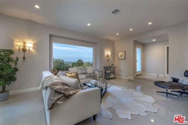 13480 Contour Drive, Sherman Oaks, CA 91423