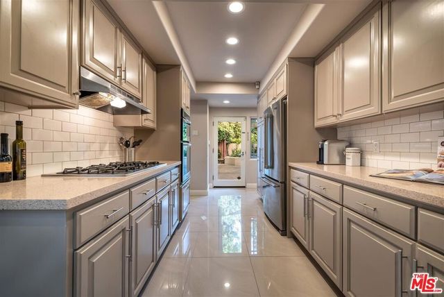 13480 Contour Drive, Sherman Oaks, CA 91423