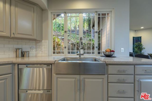 13480 Contour Drive, Sherman Oaks, CA 91423