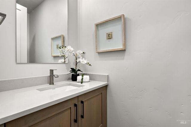 880 E Crescendo St, Meridian, ID 83642