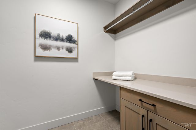 880 E Crescendo St, Meridian, ID 83642
