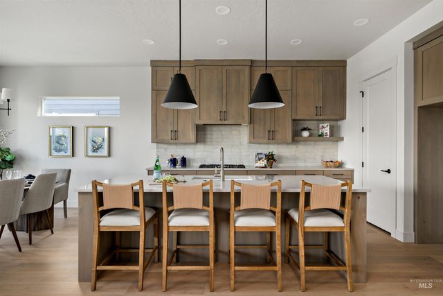 880 E Crescendo St, Meridian, ID 83642
